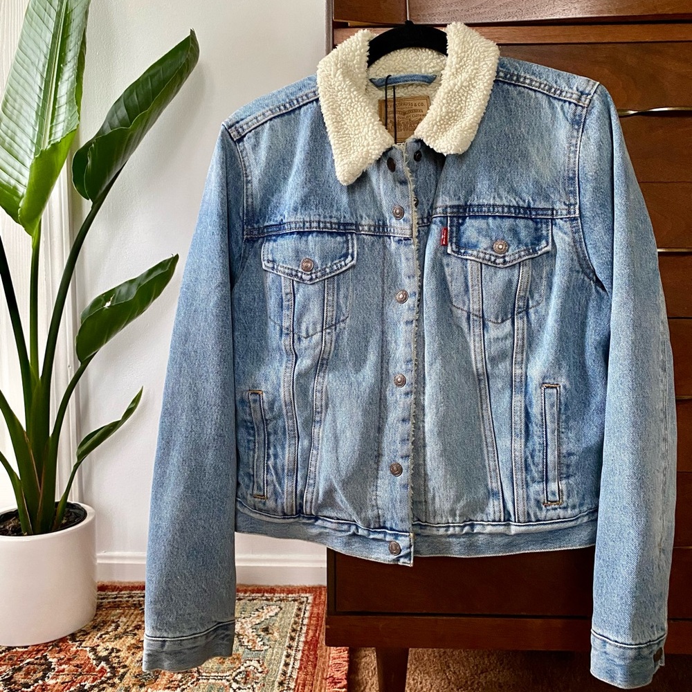 Levi’s Trucker Blue Jean Denim Women’s Jacket